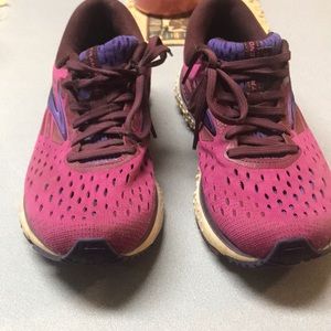 Brooks transcend 6 size 8.5